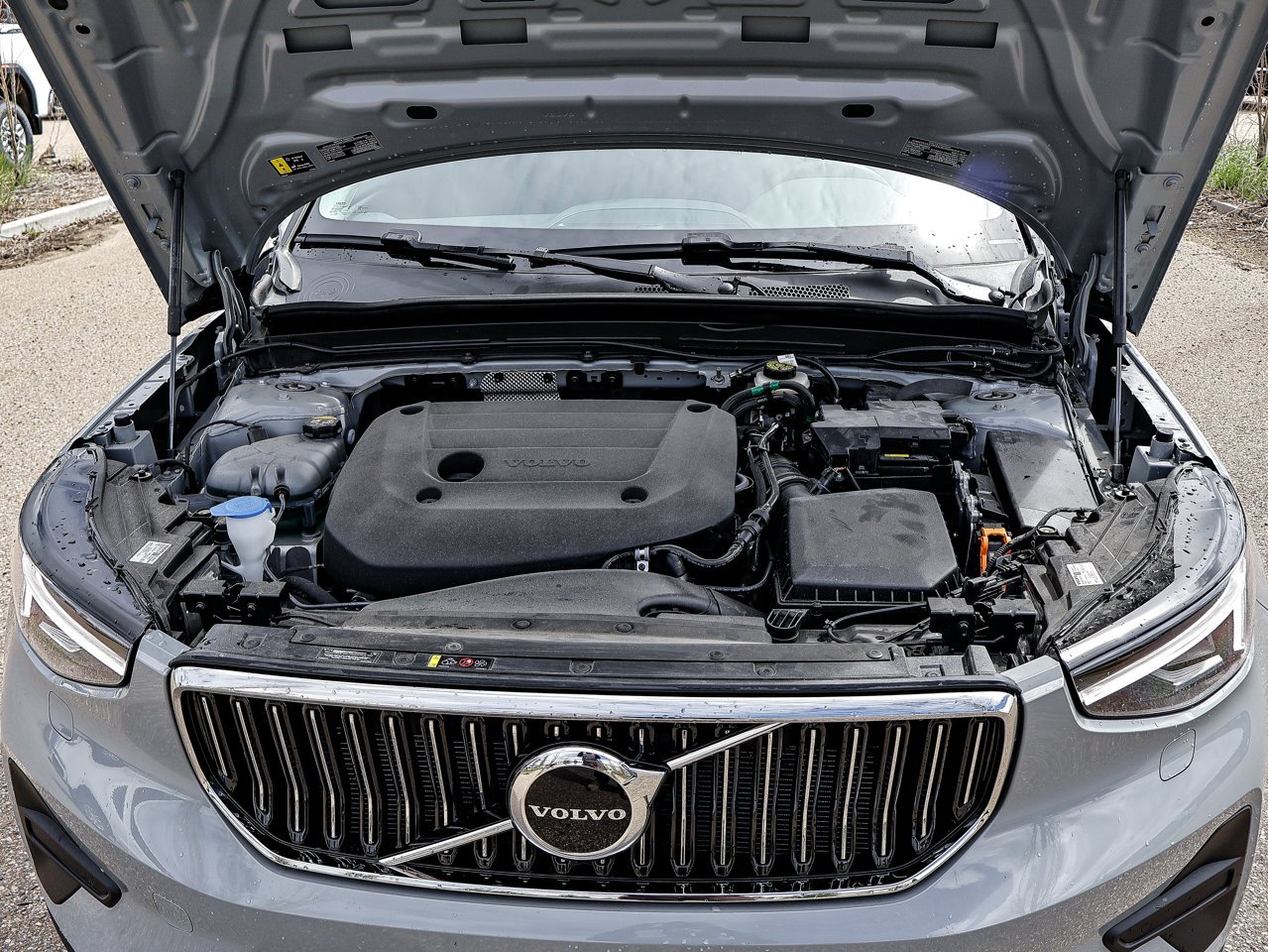 2025 Volvo XC40 B5 AWD Core Bright Theme Grey Sherwood Park - photo #8