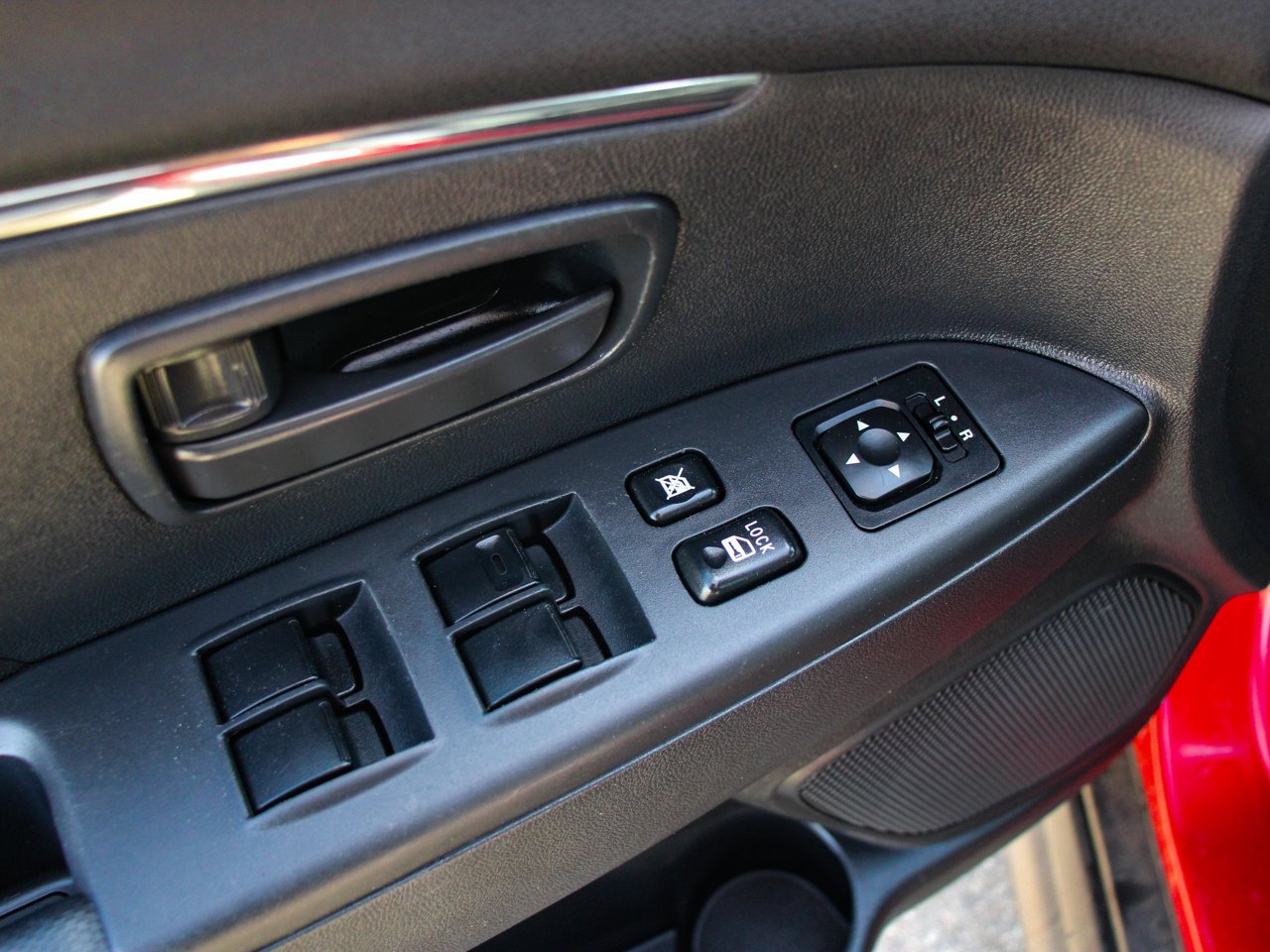 2024 Mitsubishi RVR ES AWC Red Sherwood Park - photo #15