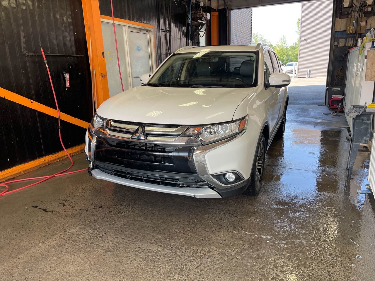 2018 Mitsubishi Outlander ES AWD *TOIT* CUIR SIÈGES CHAUF CAM 360 ALERTES White Saint-Jérôme - photo #0