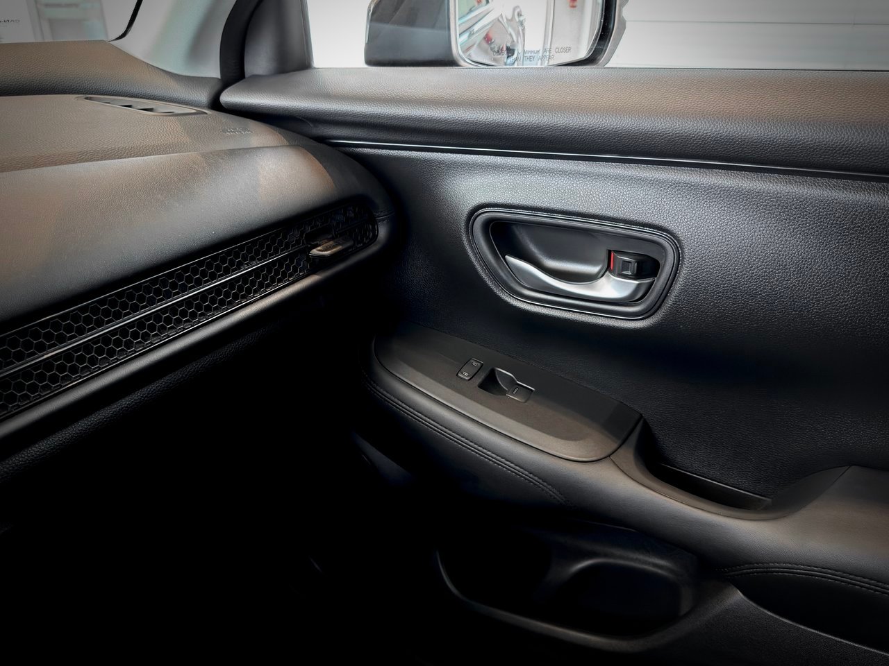 2024 Honda HR-V Black Notre-Dame-des-Prairies - photo #27