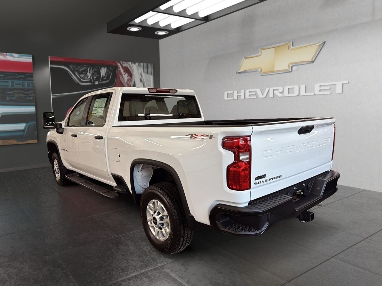 Chevrolet Silverado 2500HD WT cabine multiplace 4RM 159 po 2026 BLANC SOMMET Saint-Hyacinthe - photo #3