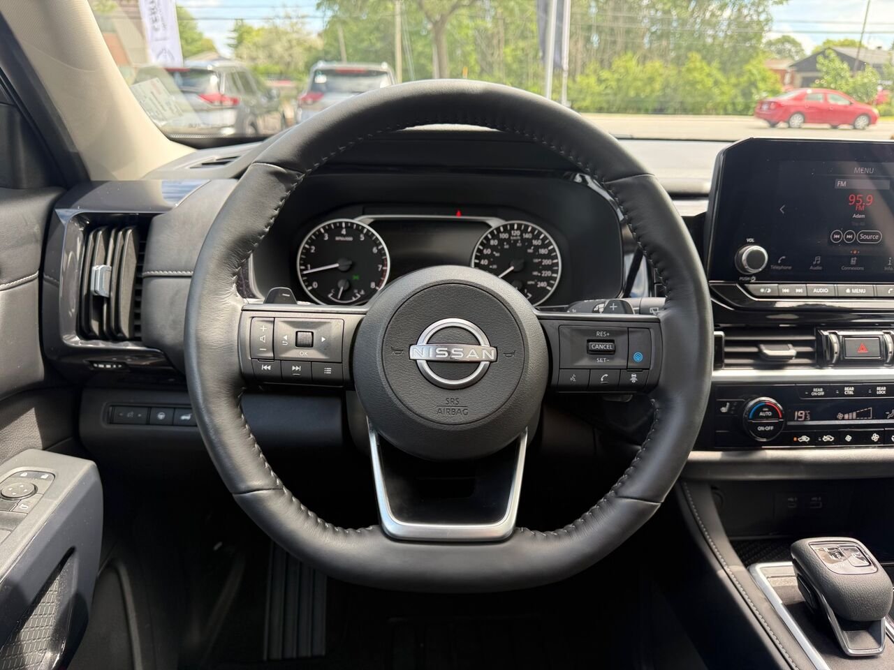 Nissan Pathfinder SV 4RM 2024 Gris Châteauguay - photo #12