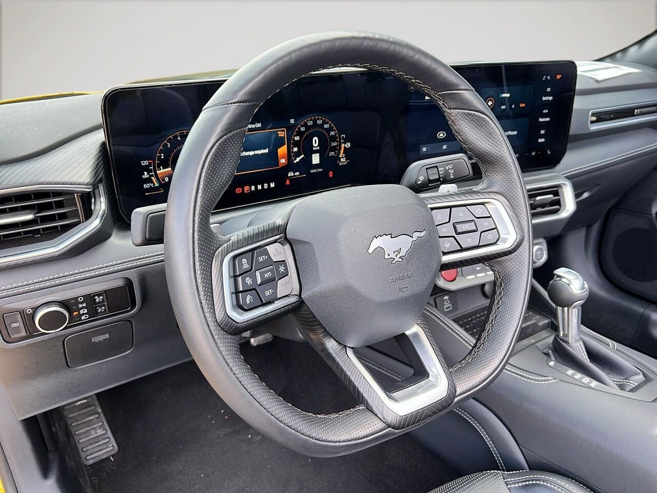2024 Ford Mustang Yellow Québec - photo #14