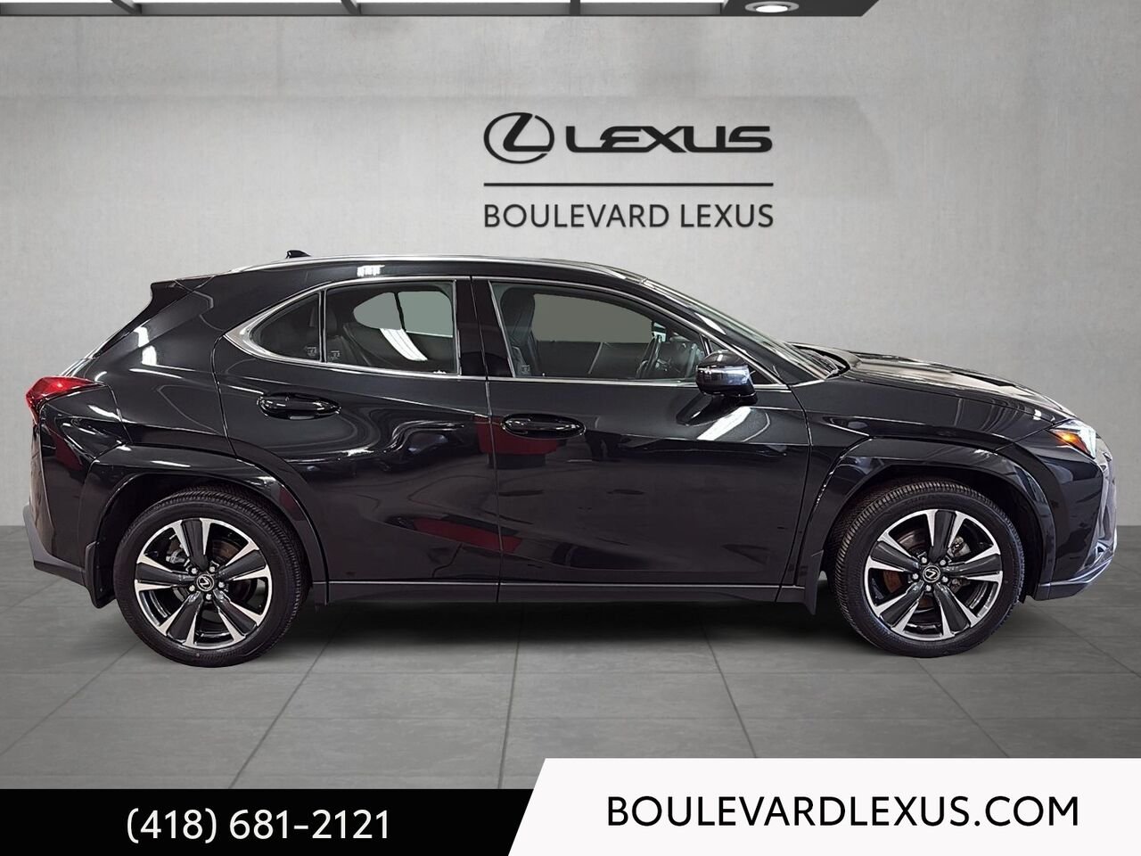 2025 Lexus UX Black Quebec - photo #2