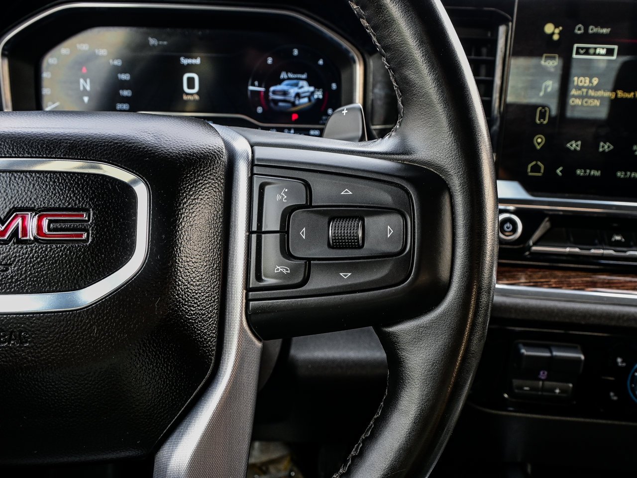 2024 GMC Sierra 1500 4WD Crew Cab 147 Elevation Black Sherwood Park - photo #23