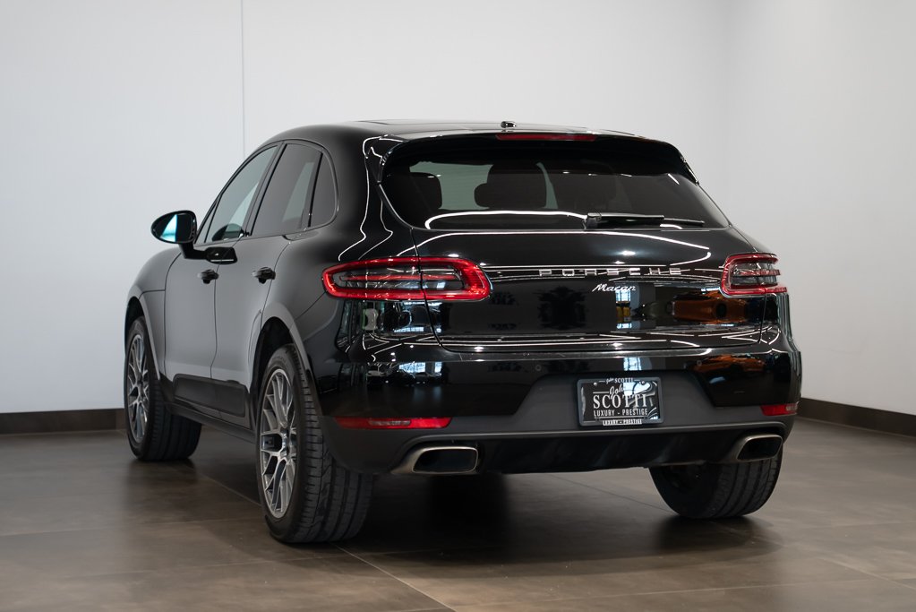 2018 Porsche Macan Sport \\ LOW KM Black Kirkland - photo #5