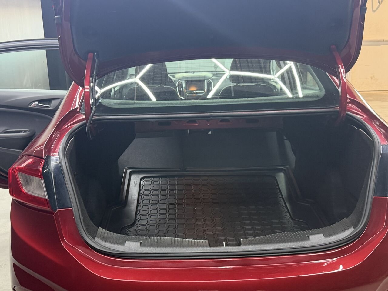 2019 Chevrolet Cruze Red Blainville - photo #12