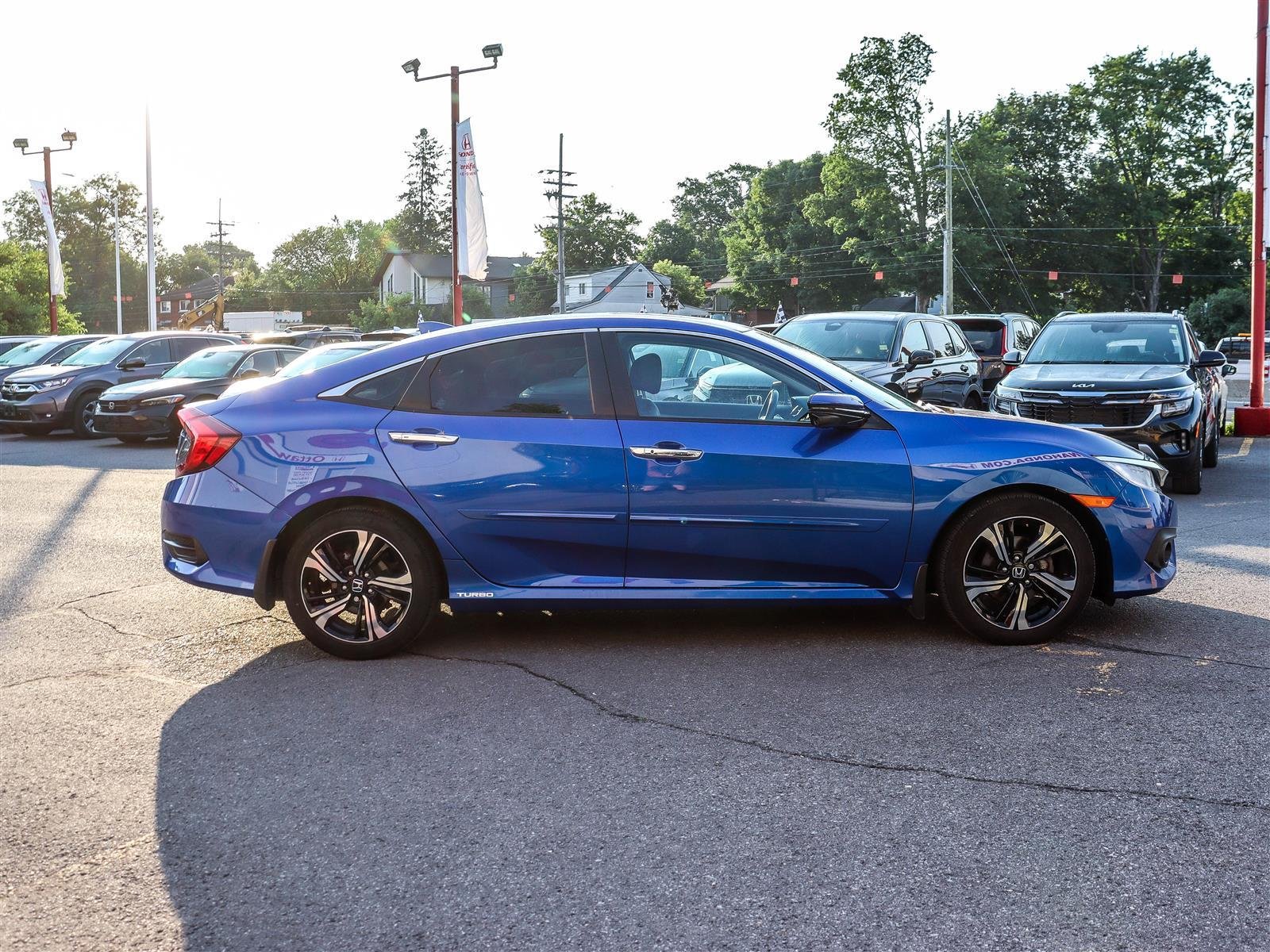 Honda Civic Berline Touring 2017 Blue Ottawa & Gatineau - photo #2