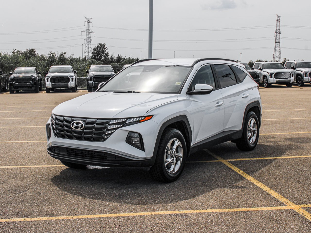 2023 Hyundai Tucson Preferred AWD White Sherwood Park - photo #3