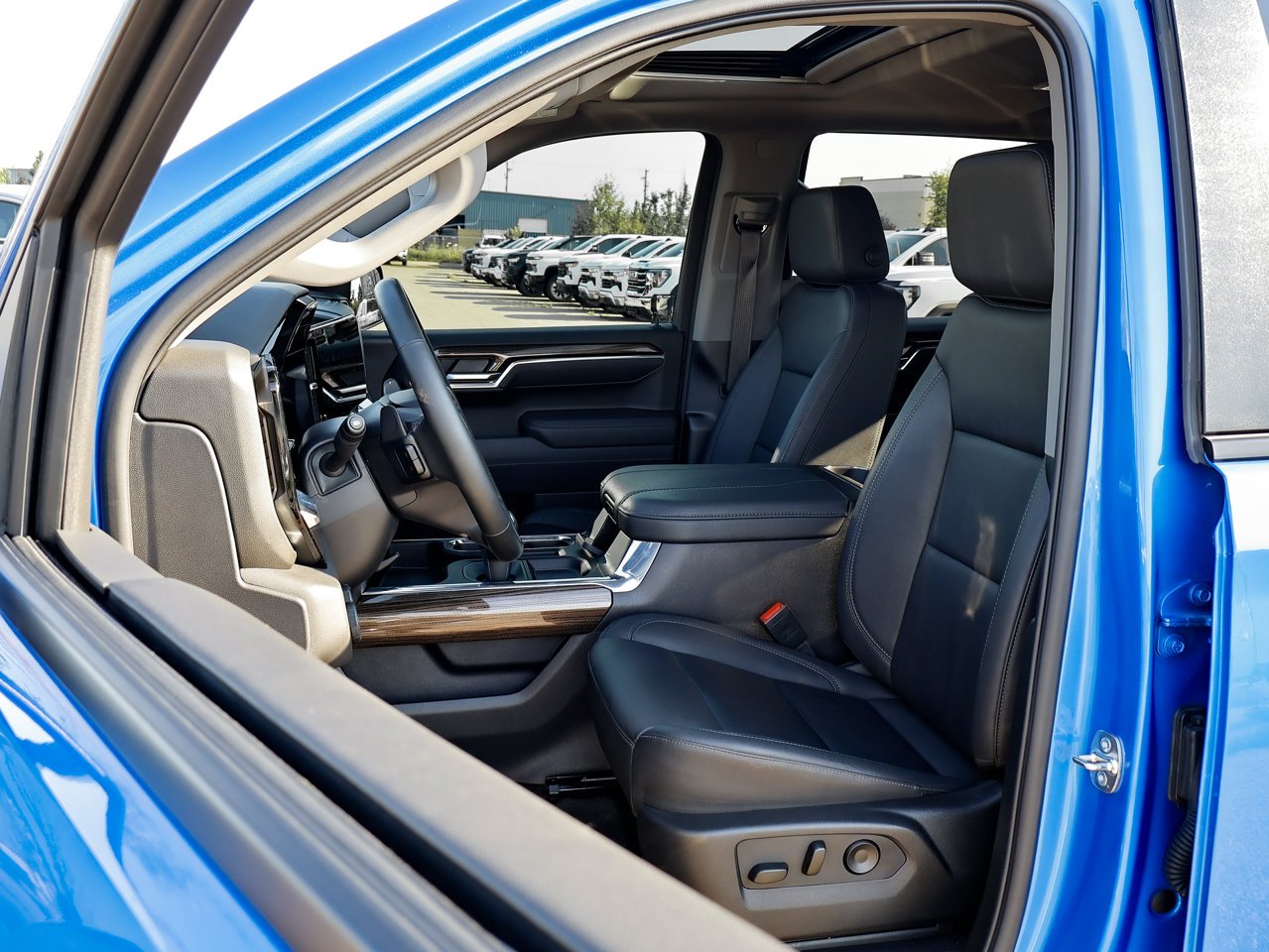 2025 Chevrolet Silverado 1500 4WD Crew Cab 147 LT Trail Boss Blue Sherwood Park - photo #16