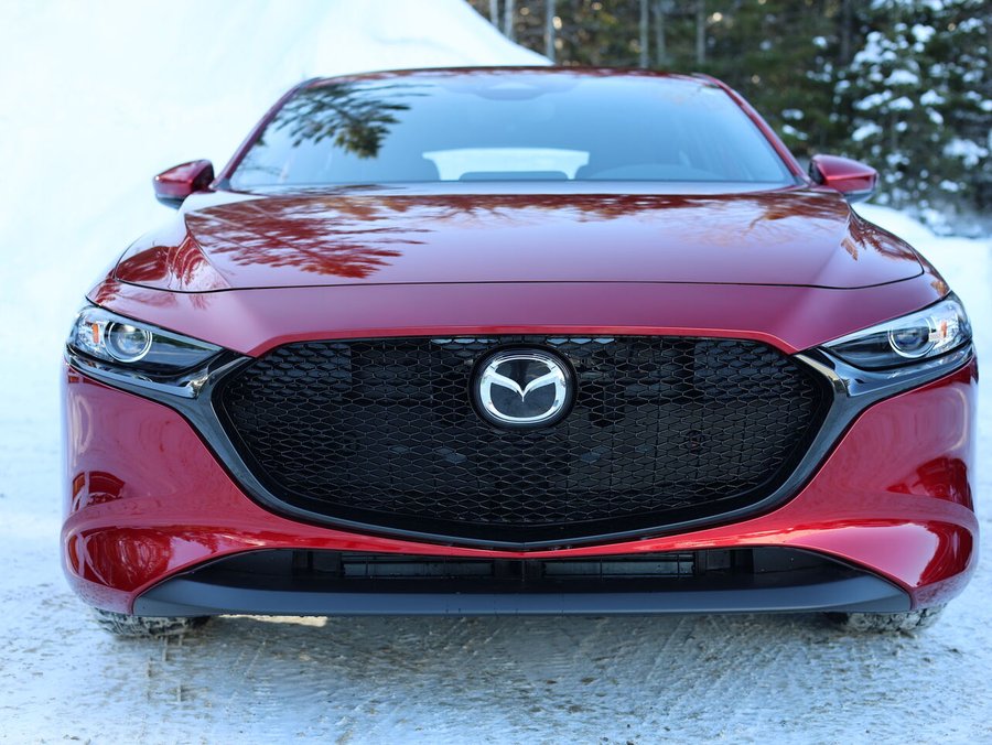 Mazda Mazda3 Sport Automatique, tout équipé, sièges chauffants, caméra de recu 2025 Rouge vibrant cristal métallisé