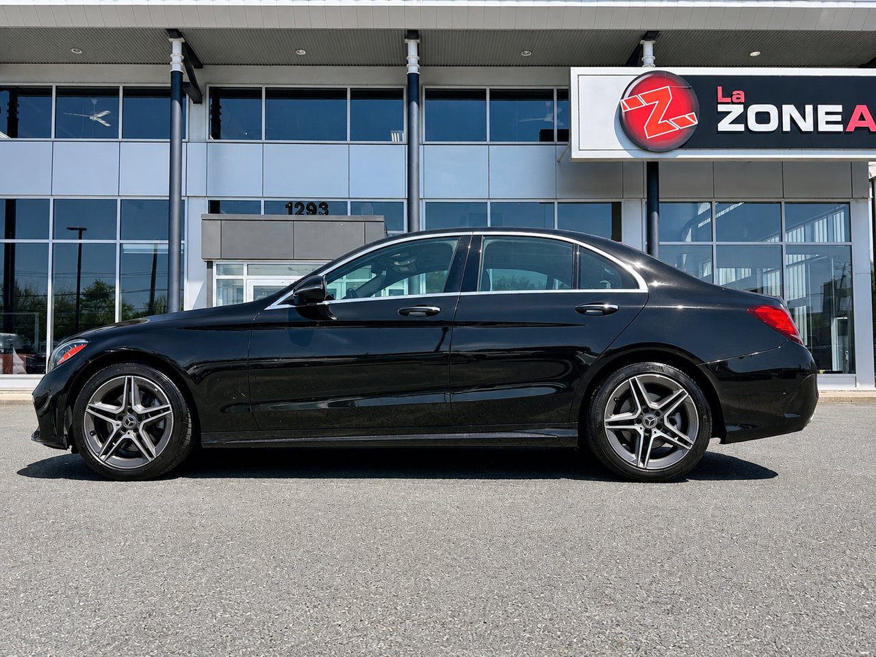 Mercedes-Benz C300 Sport Pack + Night Pack 2021 Noir Granby - photo #2
