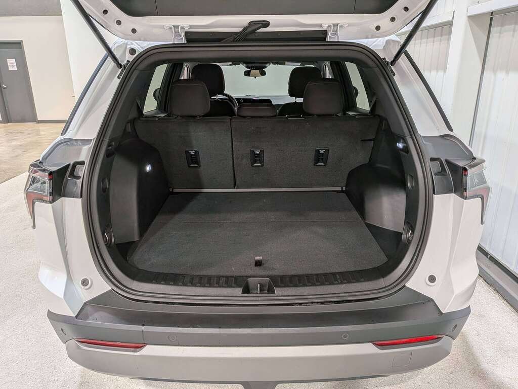 2026 Chevrolet Equinox AWD 4dr LT w/2LT White Val-David - photo #8
