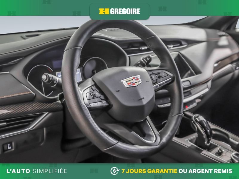 2023 Cadillac XT4 Grey Laval - photo #13