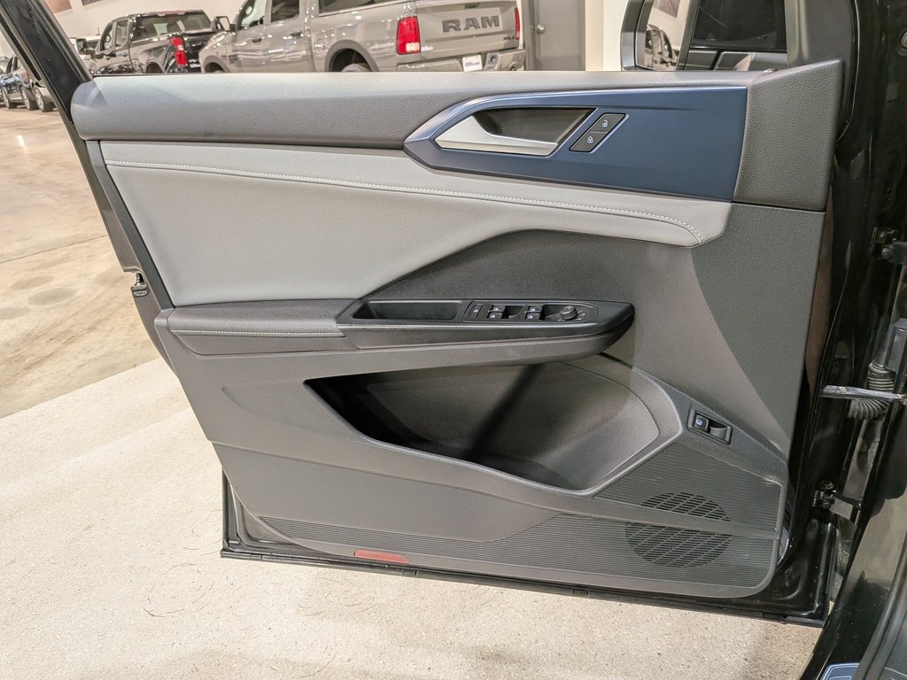 Volkswagen Taos Comfortline FWD 2024 Noir Val-David - photo #32