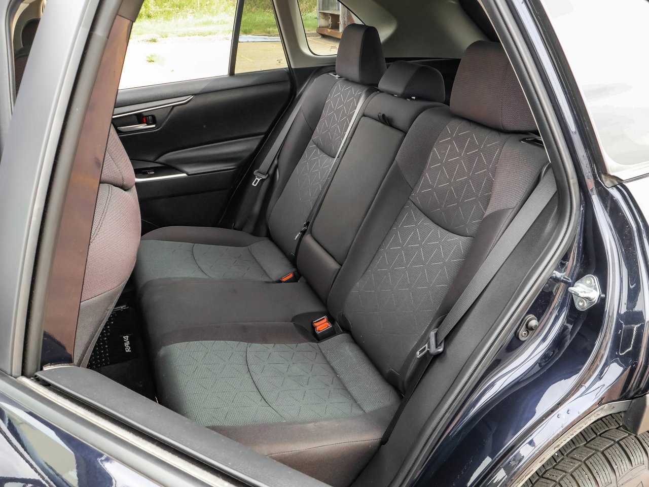 2024 Toyota RAV4 XLE AWD Blue Sherwood Park - photo #15