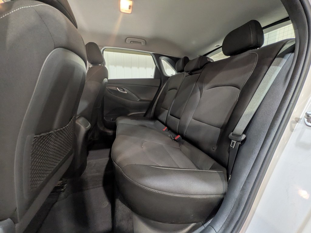 2018 Hyundai Elantra GT GL Auto White Val-David - photo #10