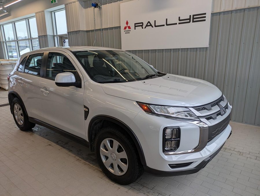 2023 Mitsubishi RVR ES TA White