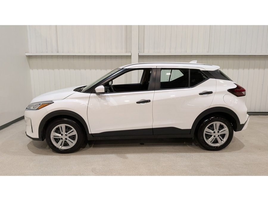 2024 Nissan Kicks White