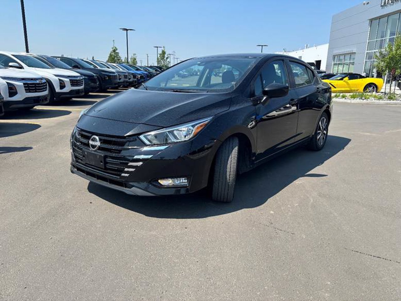 2025 Nissan Versa SV CVT White Sherwood Park - photo #2