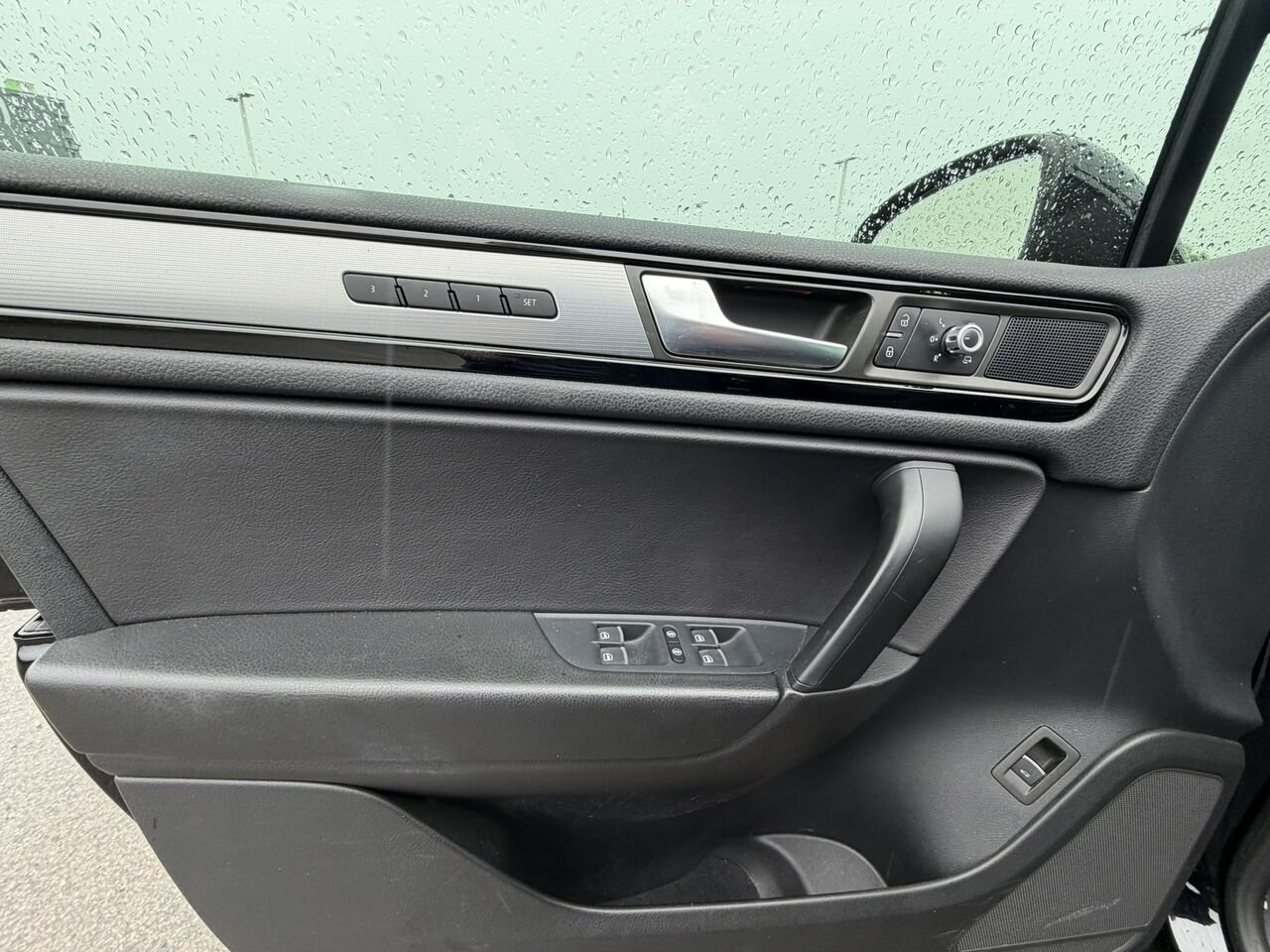 2014 Volkswagen Touareg TDI R-LINE Black Laval - photo #17