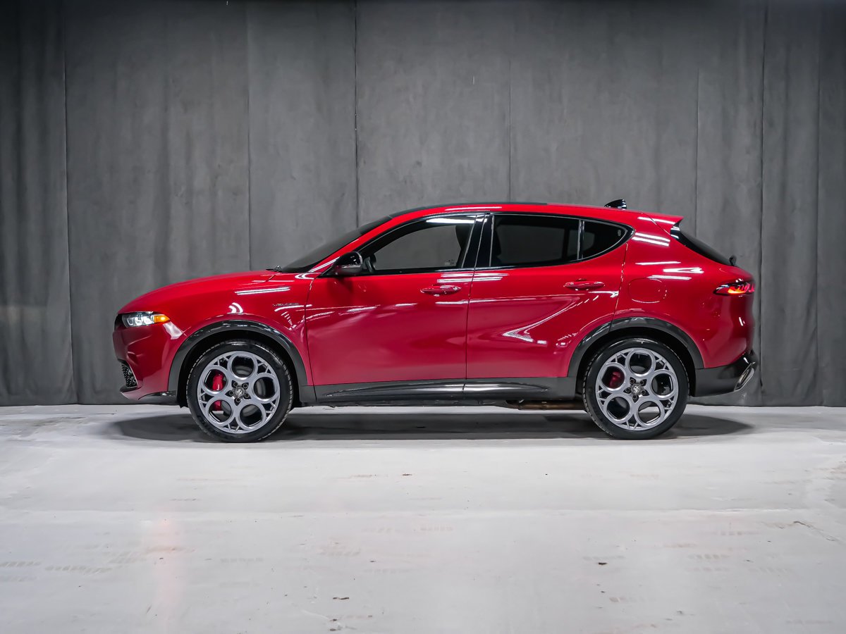 2024 Alfa Romeo Tonale VELOCE Red Montreal - photo #2