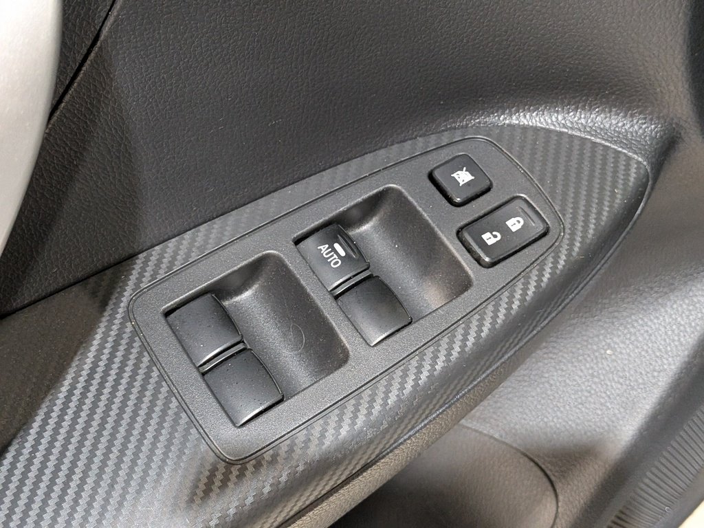 Mitsubishi Eclipse Cross Limited Edition S-AWC 2020 Argent Val-David - photo #33