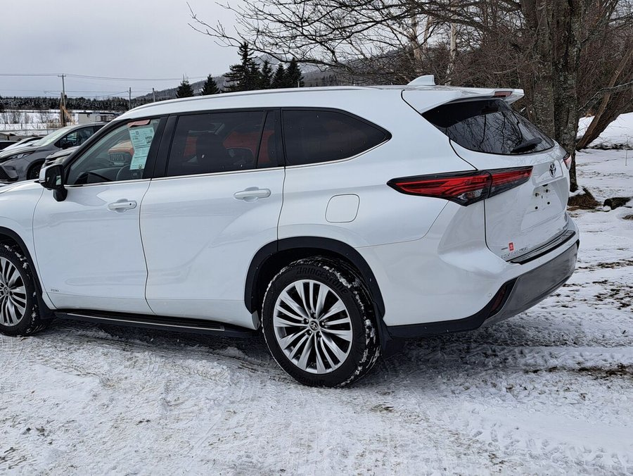 2023 Toyota Highlander 2023 Wind Chill Pearl