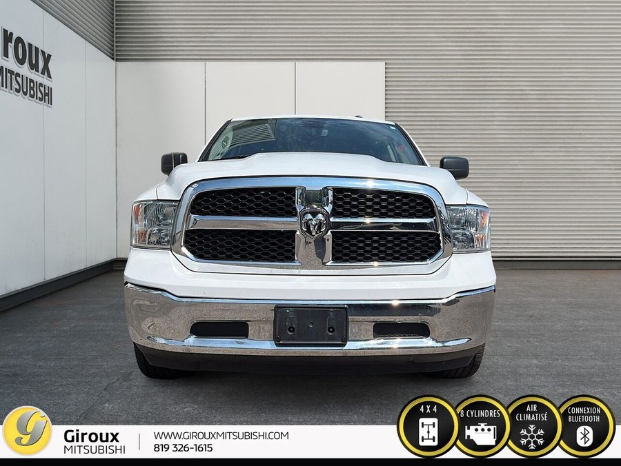 RAM 1500 CLASSIC SLT cabine d'équipe 4x4 caisse de 5 pi 7 po 2022 Blanc