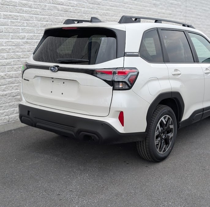 2026 SUBARU Forester TOURING Crystal White Pearl