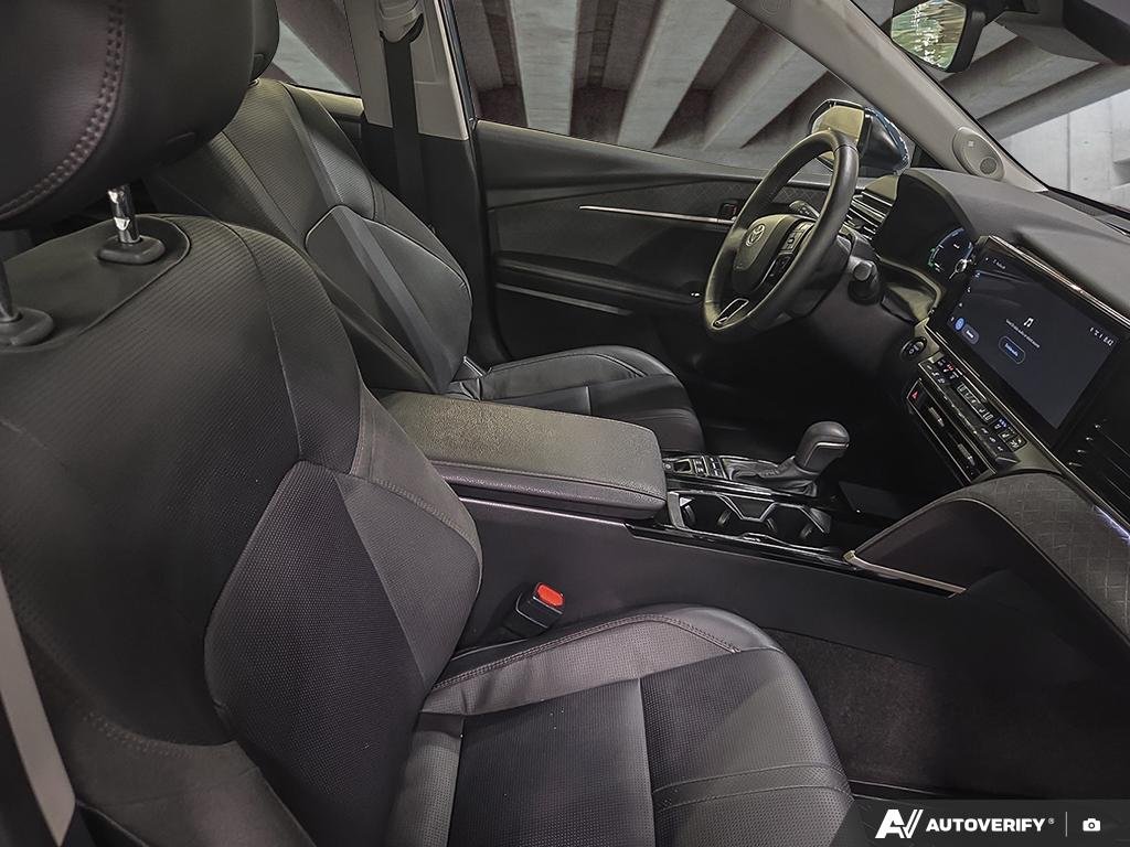 2025 Toyota Camry S2502111 | XLE Blue Edmonton - photo #21