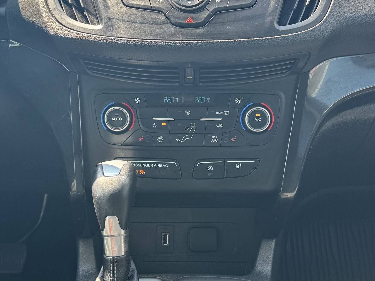 2018 Ford Escape SE AWD Grey Granby - photo #18
