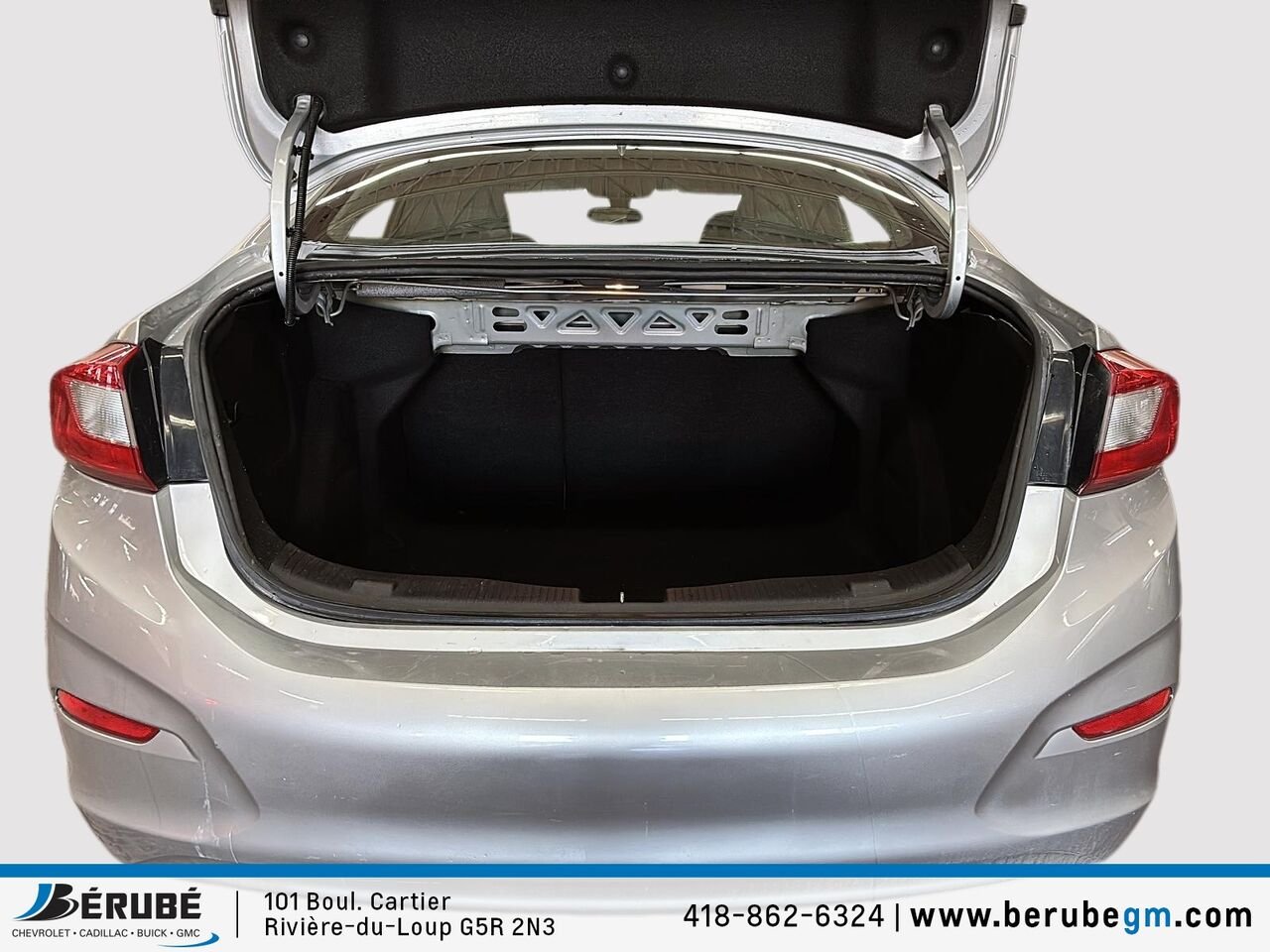 CHEVROLET CRUZE LT 1.6L berline 4 portes avec 1SH 2018 Argent Rivière-du-Loup - photo #5