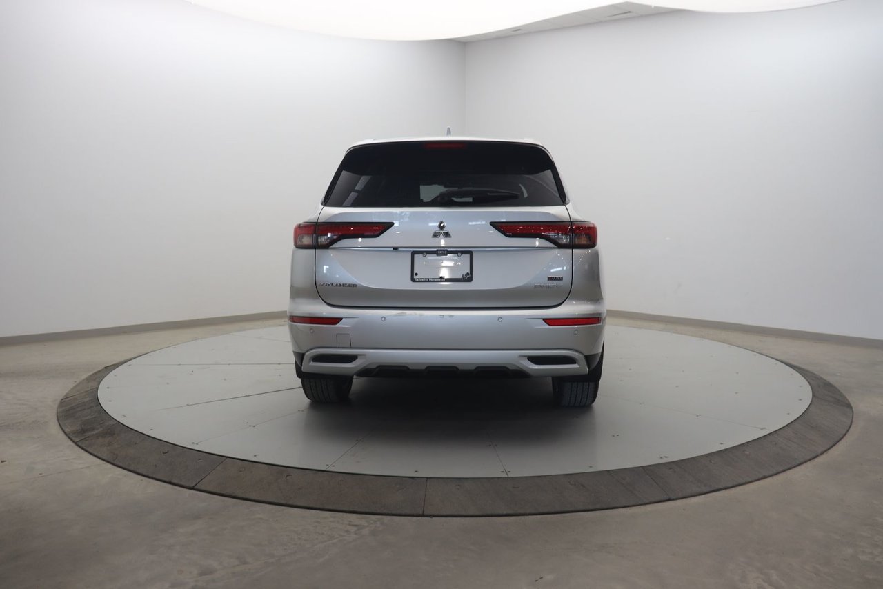 Mitsubishi Outlander PHEV NIV JA4T5VA95RZ626512 2024 Argent Baie-Comeau - photo #4