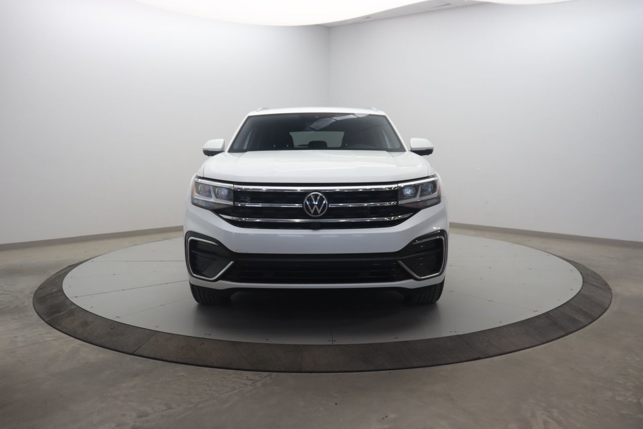 2022 Volkswagen Atlas Cross Sport VIN 1V2FC2CA8NC204308 White Baie-Comeau - photo #1