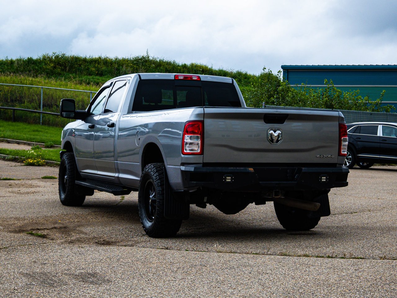 2023 Ram 3500 Tradesman 4x4 Crew Cab 8' Box Grey Sherwood Park - photo #10