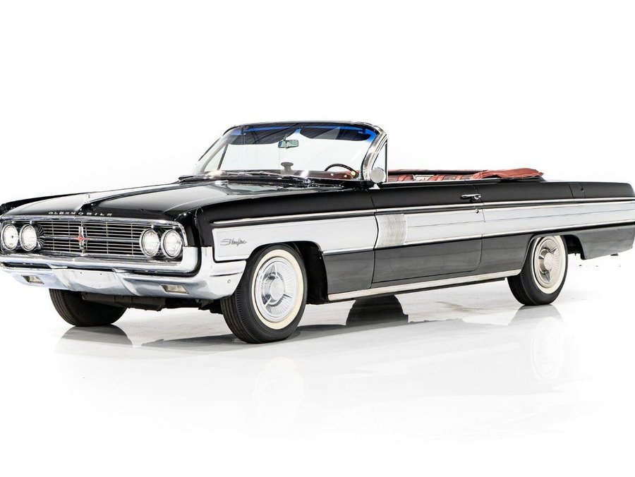 1962 Oldsmobile Starfire 1962 Black