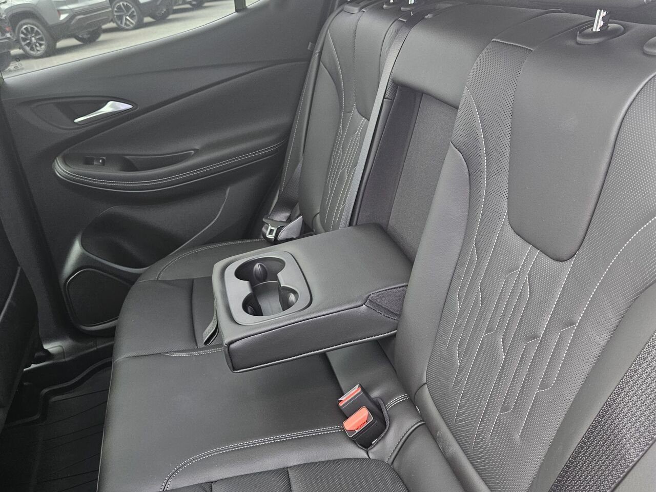 Buick Encore GX Avenir 4 portes TI 2026 Blanc givré, triple couche Thetford Mines - photo #17
