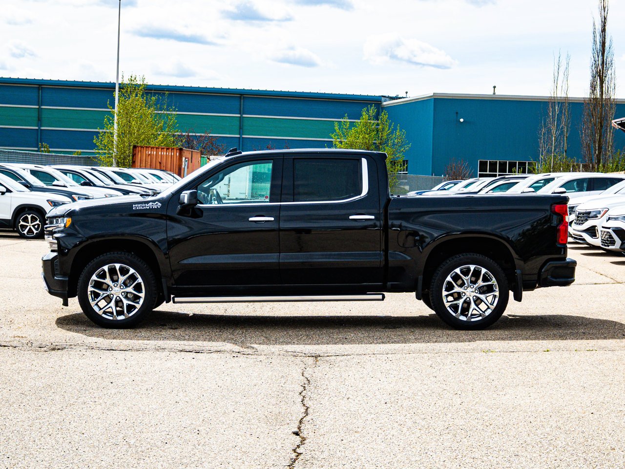 2021 Chevrolet Silverado 1500 4WD Crew Cab 147 High Country Black Sherwood Park - photo #9