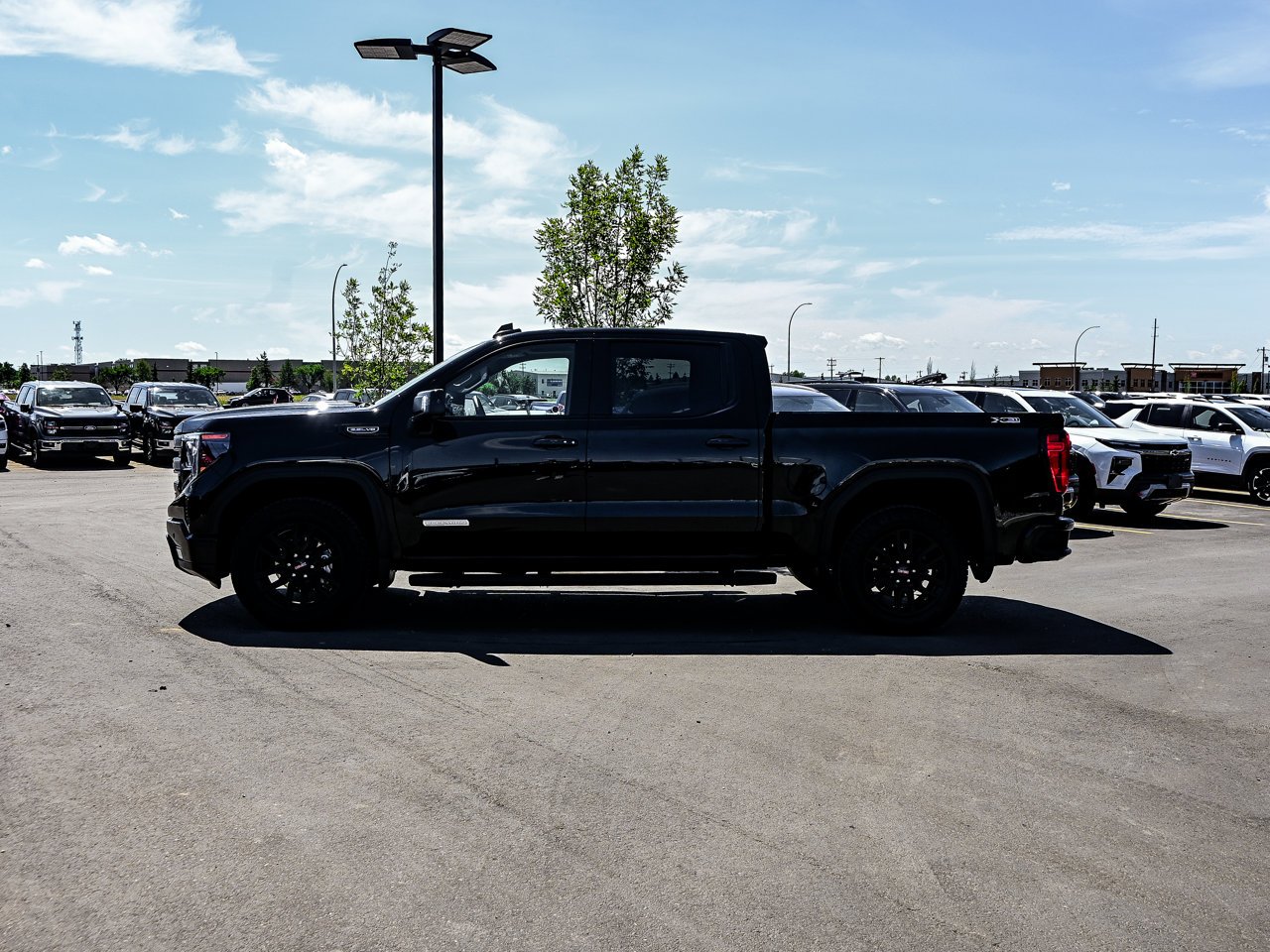 2024 GMC Sierra 1500 4WD Crew Cab 147 Elevation Black Sherwood Park - photo #9