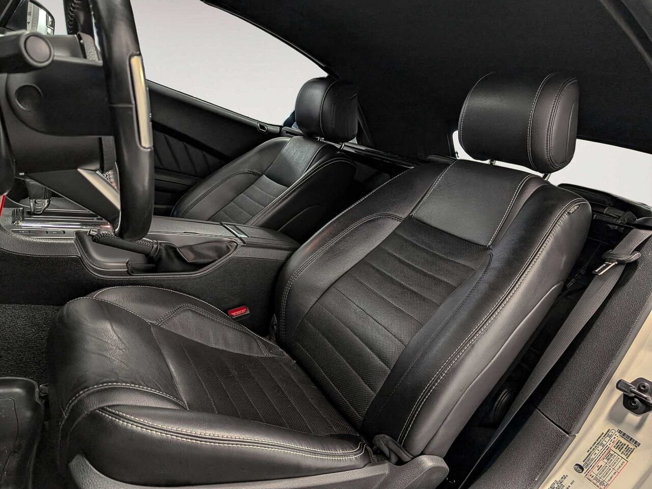 Ford MUSTANG Convertible V6 Premium Automatique 2013 Blanc Sherbrooke - photo #14