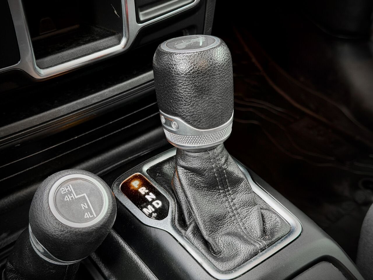 2022 Jeep Wrangler Silver Notre-Dame-des-Prairies - photo #27