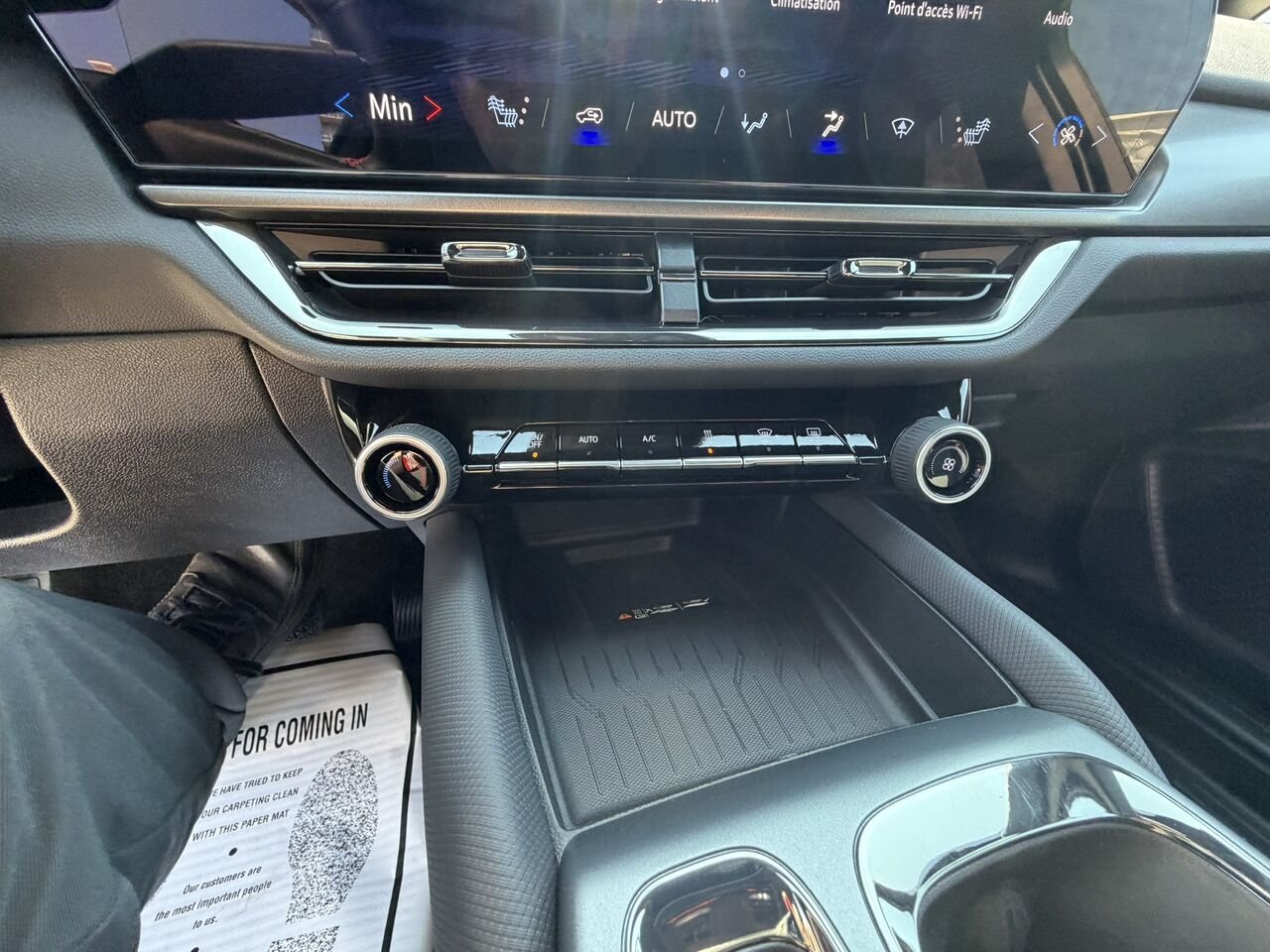 2026 Chevrolet Equinox EV RS AWD TOIT PANORAMIQUE Black Laval - photo #24