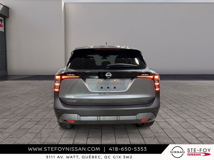 Nissan Kicks S6631 2025 Gris