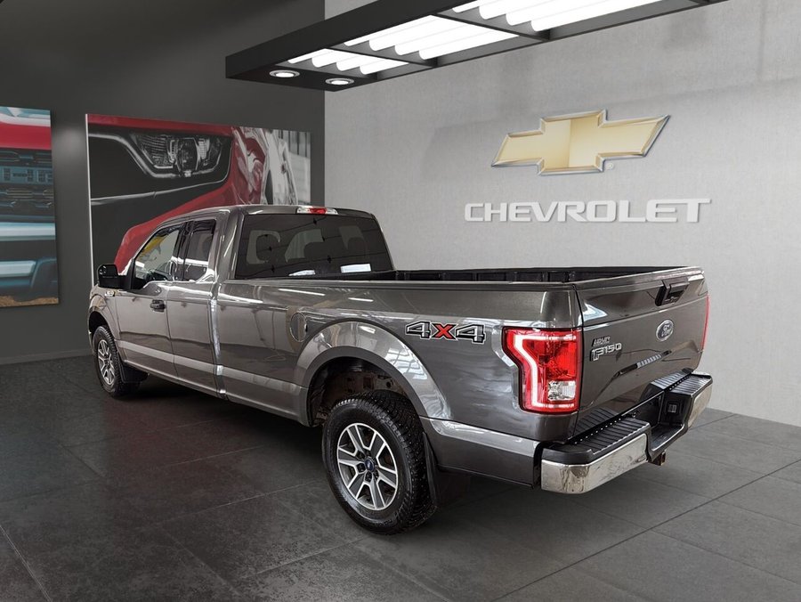 Ford F-150 XLT + BOITE DE 8 PIEDS 2017 Gris