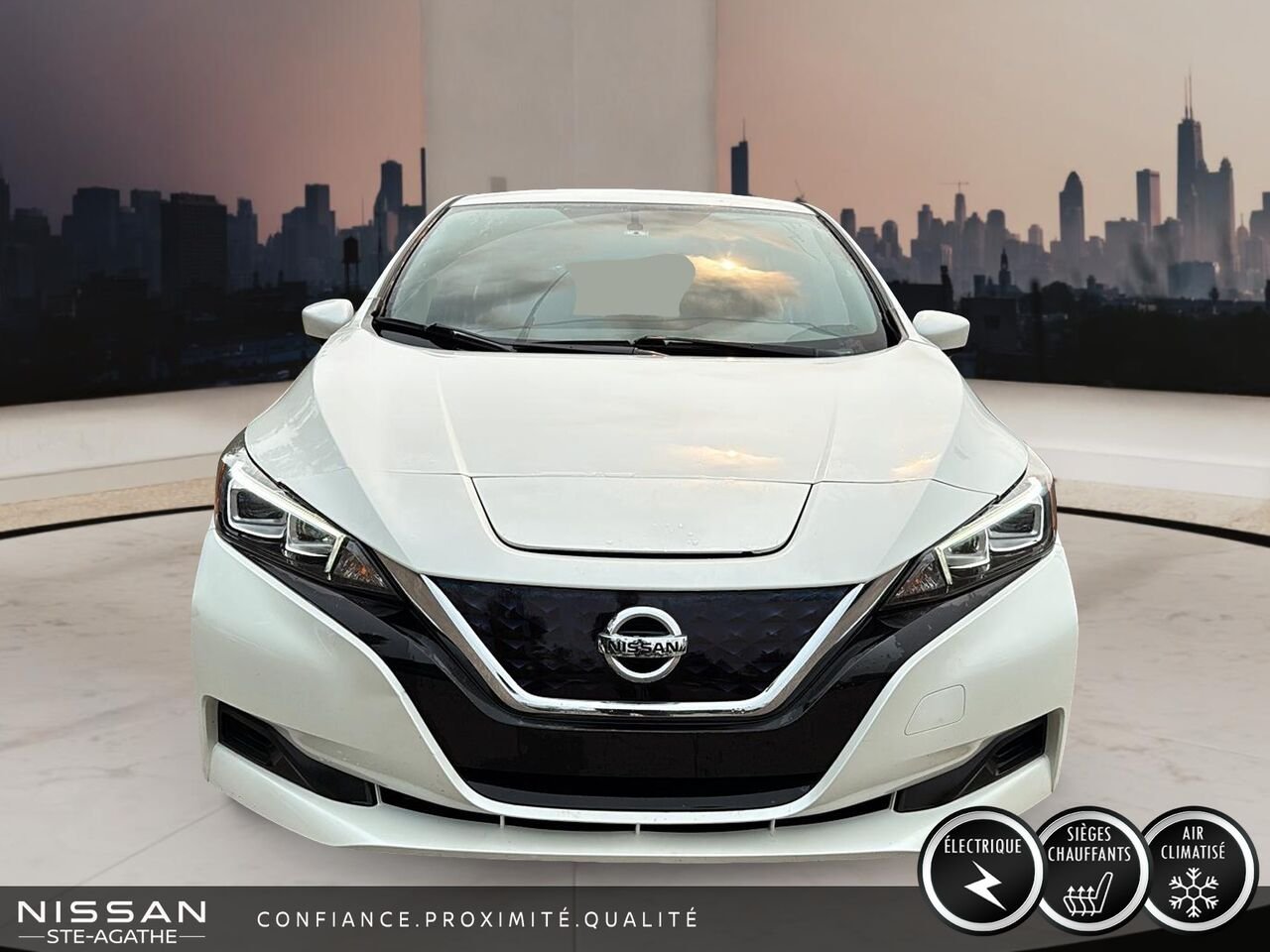 2018 Nissan LEAF S à hayon White Saint-Jérôme - photo #1