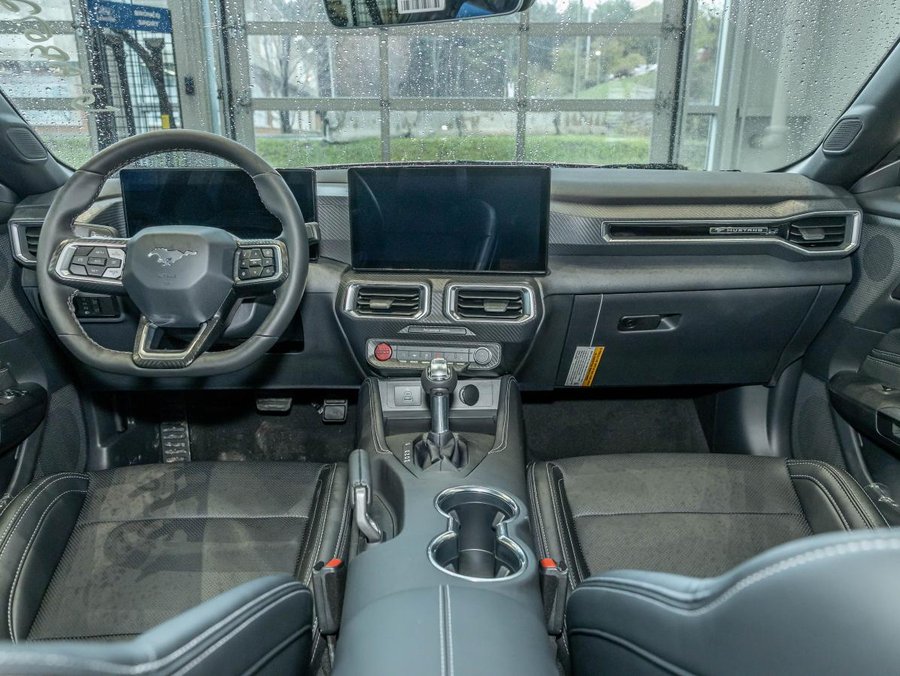 Ford Mustang 2026 2026 Magenta fusion métallisé 3 couches