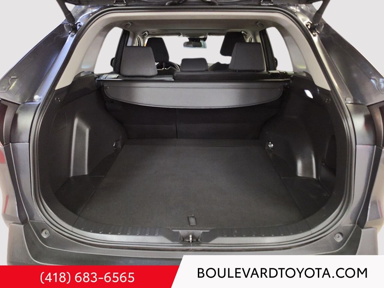 Toyota RAV4 99855A-135 | XLE, AWD 2025 Gris Québec - photo #19