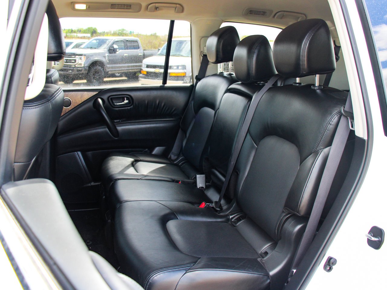 2024 Nissan Armada 4x4 SL White Sherwood Park - photo #30