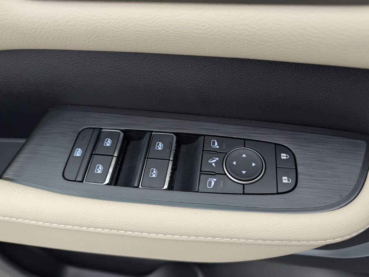 NISSAN Armada ARMADA PLATINE R SERVE SI GES CAPITAINE 2026 Blanc Everest nacré triple couche Châteauguay - photo #31